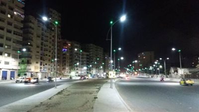 تشغيل ٢٨٨ عامود إنارة على محور المحمودية بالإسكندرية