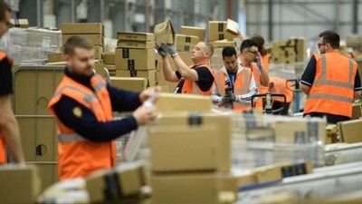 الحكومة الفرنسية ترفض تعويض عمال أمازون عن أزمة كورونا