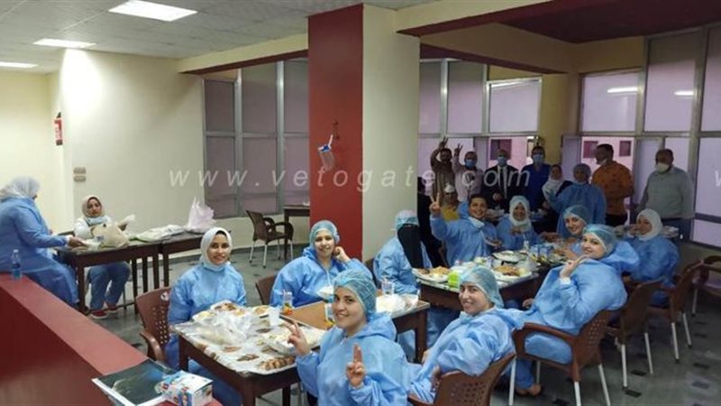 مسعود يتناول الافطار