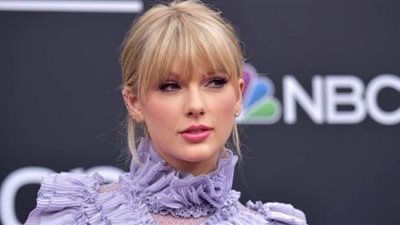 تايلور سويفت تفاجئ ممرضة بهدية مميزة | صور