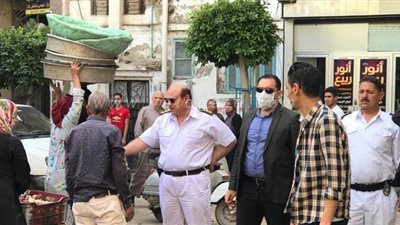 فض سوق عشوائي بالمنصورة خوفا من كورونا