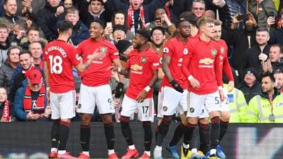 مانشستر يونايتد يطالب لاعبيه بالعودة إلى إنجلترا