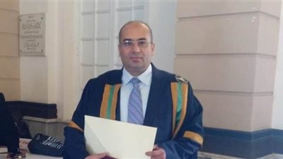 أستاذ بجامعة المنصورة يفوز بجائزة الشيخ خليفة التربوية في التعليم العالي