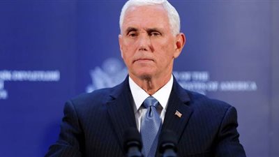 نائب ترامب: نبحث حل فريق العمل المسئول عن التعامل مع كورونا