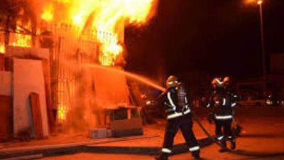 بعد 3 ساعات.. الحماية المدنية تخمد حريق محل الزيوت بالبحر الأعظم