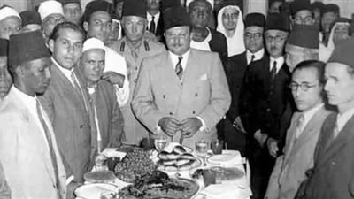 الملك فاروق يقود الموائد الملكية فى رمضان