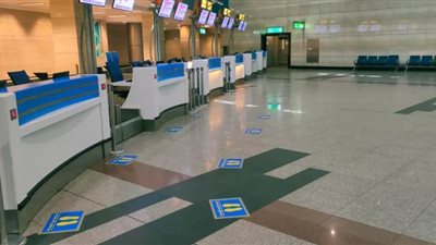 مصر للطيران تواصل تعقيم طائرات إجلاء المصريين العالقين بالخارج