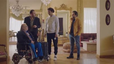 مشهد كوميدى بين صلاح عبد الله وعلى ربيع فى 