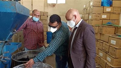 كارثة صحية في مصنع حلويات بالشرقية | صور