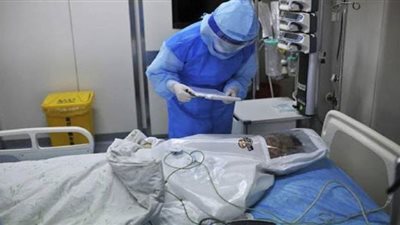 بعد تداول صورها.. حقيقة إلقاء سيدة مصابة بكورونا بفناء مستشفى شبين القناطر