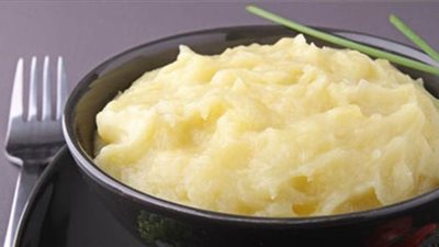 طباخ شهير يكشف سر تحضير وجبة بطاطس مهروسة مثالية