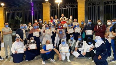 الطاقم الطبي بـ