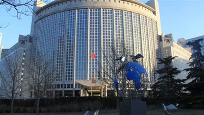 الصين تدعم منظمة الصحة.. وترفض محاولات تسييس أزمة كورونا