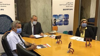 توقيع اتفاق بين مركز تحديث الصناعة وجامعة الزقازيق لتدشين محطات شمسية | صور