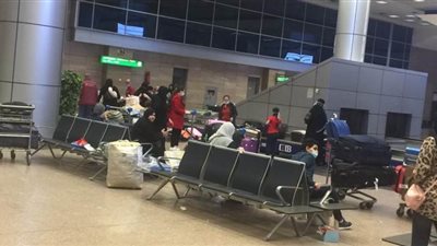 ٣ طائرات إجلاء تغادر مطار القاهرة لإعادة المصريين العالقين