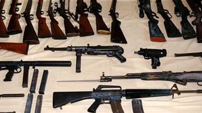 ضبط 14 متهمًا بحوزتهم 15 قطعة سلاح ناري بالجيزة 