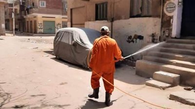 ‫بعد الاشتباه في ظهور حالات كورونا.. تطهير وتعقيم 13 منطقة بالشرقية| صور