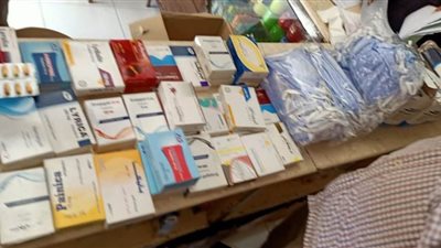 صحة الدقهلية تحبط ترويج ٤٤ صنف أدوية وماسكات طبية مجهولة المصدر | صور