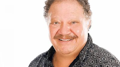 شاهد.. لقاء نادر ليحيى الفخراني في معرض الكتاب