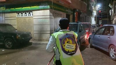 جامعة دمنهور تنظم حملة مكبرة لتطهير وتعقيم الشوارع والميادين بالبحيرة