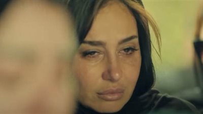 تقتل القتيل وتمشي في جنازته.. حلا شيحة تبكي في جنازة ضحيتها في مسلسل خيانة عهد | فيديو