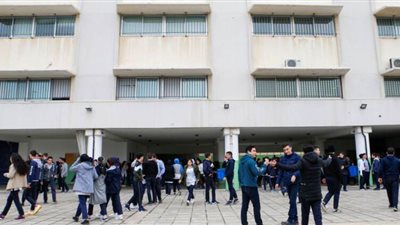 لبنان تعتزم إنهاء الإغلاق وعودة الطلاب إلى مدارسهم