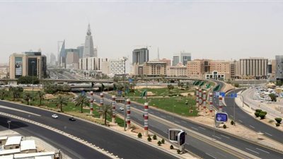 السعودية تمنع التجمعات بكافة أشكالها لمكافحة كورونا