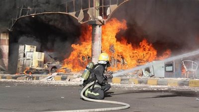 نشوب حريق هائل داخل مصنع كرتون في مدينة 6 أكتوبر