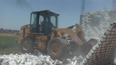 إزالة ١٥ حالة تعد على أملاك الدولة والأراضي الزراعية بالبحيرة