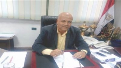 تنفيذ أعمال الصيانة لأعمدة الإنارة في العبور