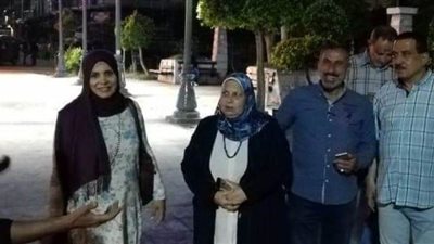 رئيس حي الجمرك بالإسكندرية تتابع تنفيذ خطة إضاءة الميادين| صور