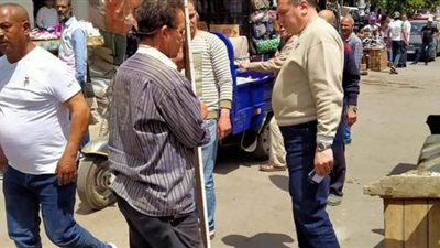 رئيس حي الجمرك بالإسكندرية تترأس حملة  لتوسعة الطريق وتوعية المواطنين| صور
