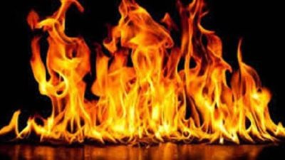 النيابة تحقق في حريقين التهما مخزن كرتون ومصنع مواد غذائية بأكتوبر