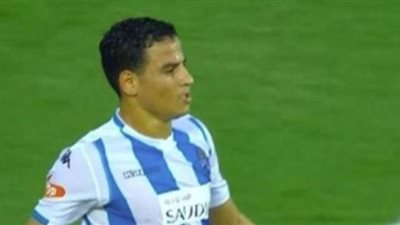 هل يتفاوض الأهلي مع لاعب بيراميدز؟