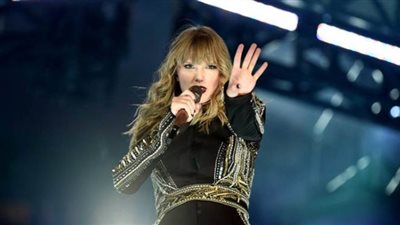 تايلور سويفت تعلن عن موعد البث المباشر لحفلها المقبل