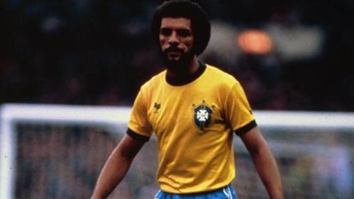 الأسطورة جونيور يكشف سر انضمامه لتورينو الإيطالي بالثمانينيات