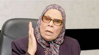 متصلة تنهار في البكاء بعد فقدان طفليها.. واَمنة نصير تبشرها بالجنة |فيديو