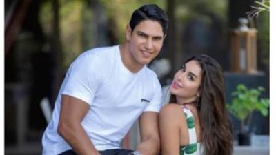 ياسمين صبري وأبوهشيمة بالكاجوال في صورة جديدة