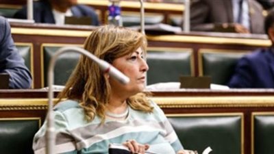 برلمانية تطالب بارتداء الكمامة إجباريا