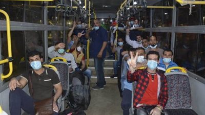 محافظ الجيزة: استقبال 515 مصريا عالقين بالكويت وتسكينهم بالمدن الجامعية | صور