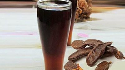 طريقة عمل عصير الخروب في أقل وقت وبدون إضافات صناعية | فيديو