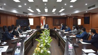 وزير الرياضة يتابع مع اللجنة الطبية الإجراءات المتبعة لمواجهة كورونا