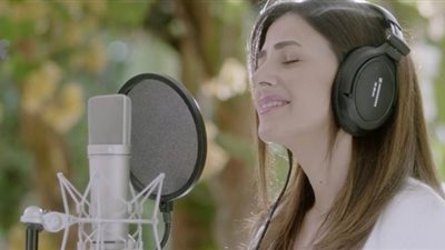 دنيا سميرغانم توجه الشكر لأطباء مؤسسة مجدي يعقوب وتتبرع بأجرها في الإعلان