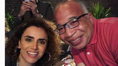 علا رشدي تنشر صورة لها برفقة 