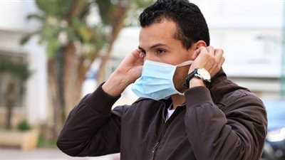 عضو العليا للفيروسات: ارتداء الكمامة لم يعد ترفيهيا