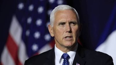 نائب ترامب يقرر عزل نفسه بعد تأكد إصابة أحد مساعديه بفيروس كورونا