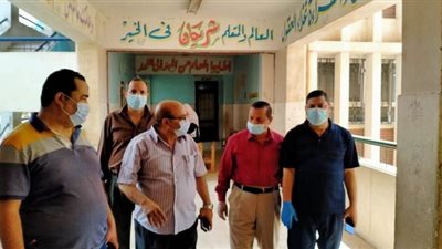 بالكمامة والقفازات.. تسليم المشروعات البحثية بمدارس الشرقية | صور