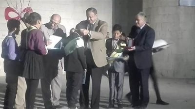 المخترع الصغير يبتكر جهازا لضخ الأكسجين للمزارع السمكية بالفيوم | فيديو