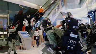 اعتقال 230 شخصا خلال احتجاجات تطالب بالديمقراطية في هونج كونج
