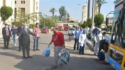 محافظ الجيزة: استقبال 750 مصريا عالقين بالكويت وتسكينهم بالمدن الجامعية | صور